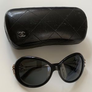 Chanel Vintage Bowtie Sunglasses Black
